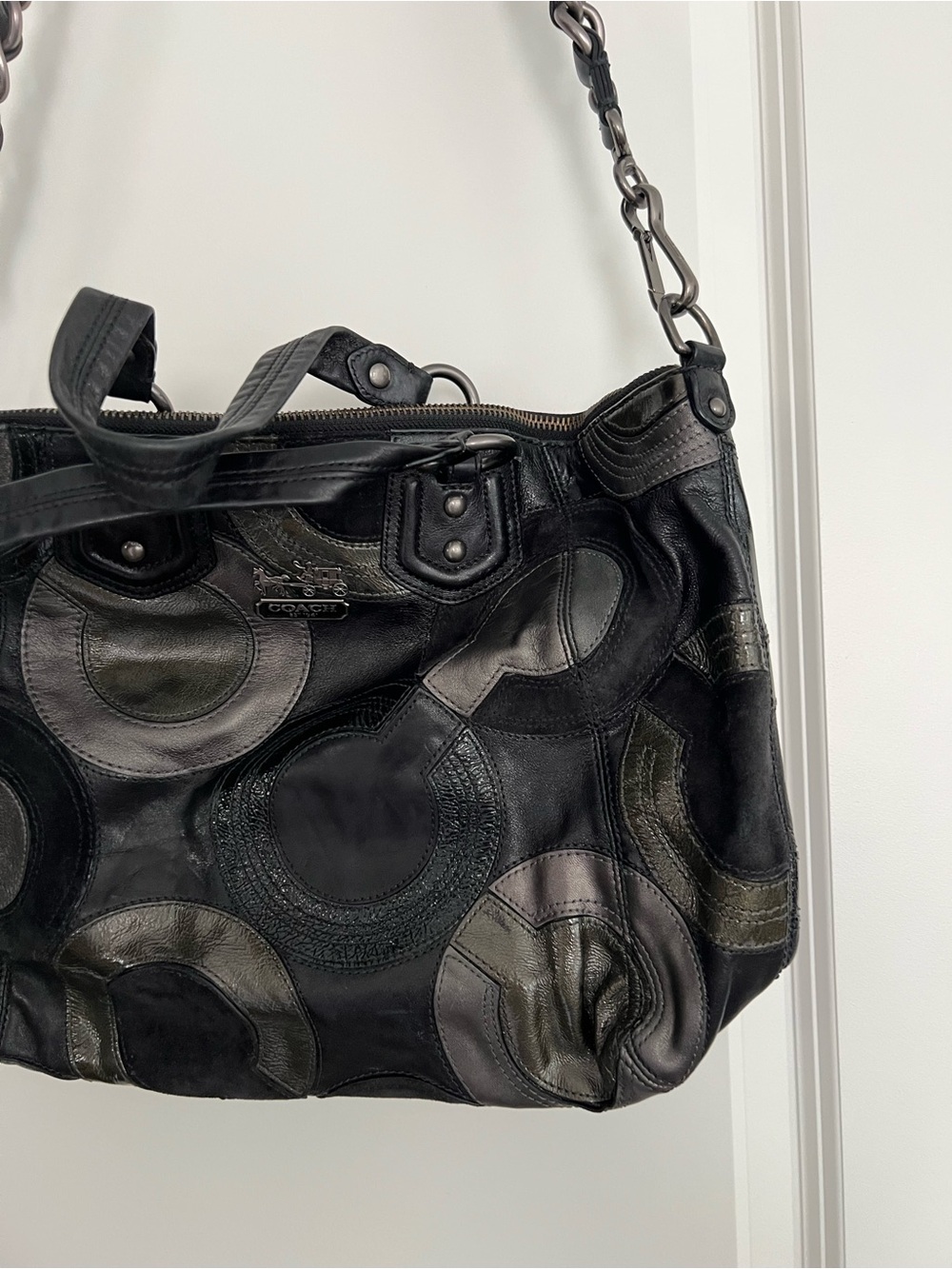 Coach Black Patchwork Leather Shoulder Bag with Circular Accents - Picture 4 of 10